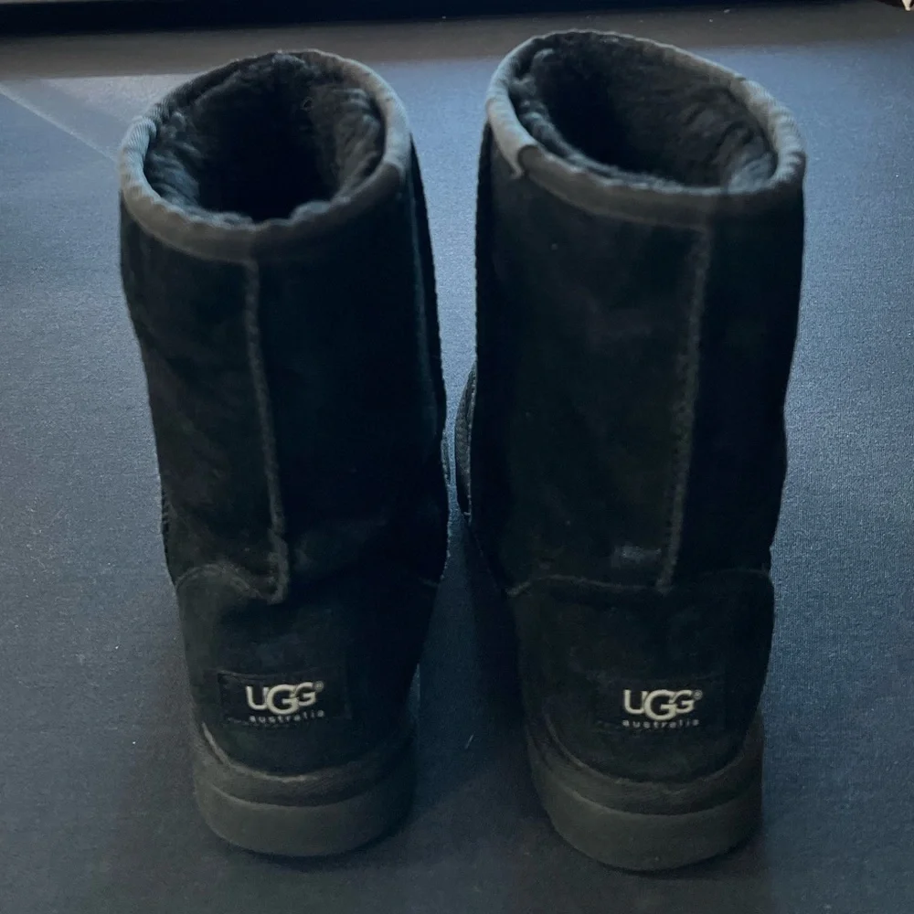 UGG Classic Short Metallic Camo Boot size 7